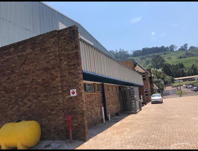 7,145M² WAREHOUSE TO LET IN MAXMEAD